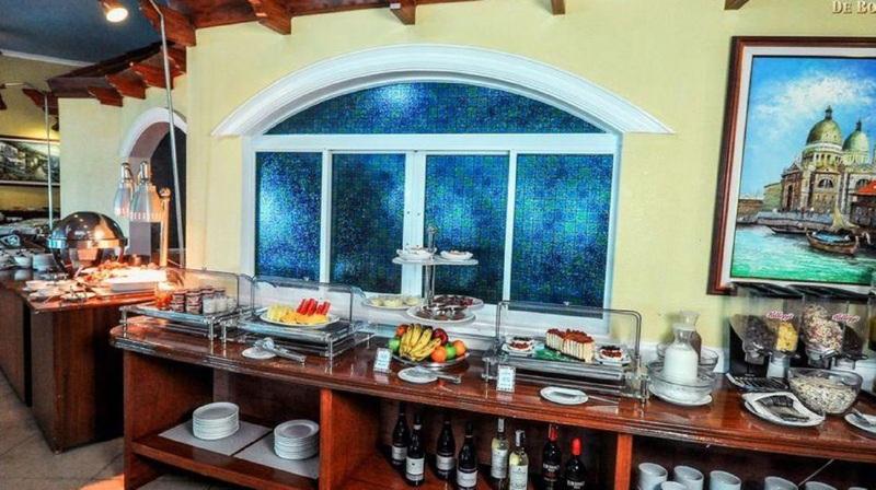Breakfast At Monaco - Palais Boracay Hotel Manoc-Manoc Bagian luar foto