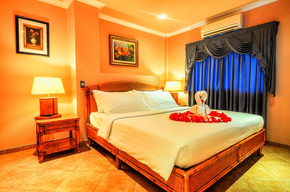 Breakfast At Monaco - Palais Boracay Hotel Manoc-Manoc Bagian luar foto